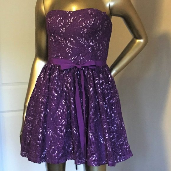 VERA WANG PRINCESS Strapless Purple Lace Mini Cocktail Dress - Picture 3 of 11